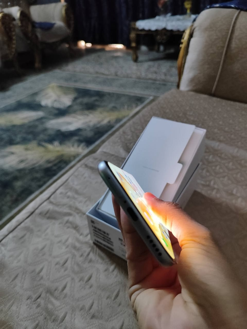 السلام عليكم 

هونر 400 برو

ذاكره 512
عشوائيه 12

شاشه امولد 120 هيرتز
معالج سناب دراكون 8جين3

الكامره خلفية ثلاثية 200+50+12 م.ب. / امامية 50 م.ب.
بطاريه 6000 مللي امبير شاحن 100 واط

للبيع بسعر 625
عنوان بغداد حسينيه رقم ***********
