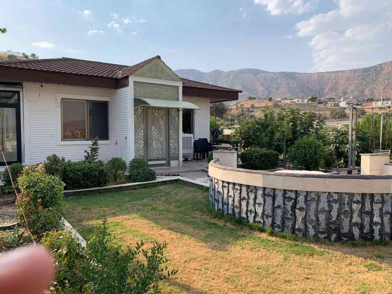 سلام عليكم 
متوفر مزرعه يبعد ٨ دقايق عن مركز دهوک
 ب سعر مناسب
بیها کهرب 24 ساعه مع نیت
للتواصل واتساب ***********
موثقه من تطبيق اجرلی
