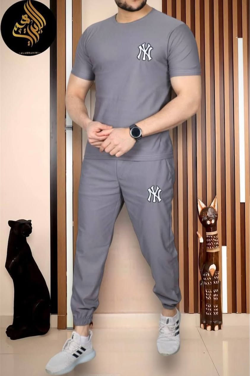 يارب 🤲 
🇹🇷البيع جملة فقط...🇹🇷 
واحد على واحد ☝️ 
MATERIAL:%100 COTTON
 🇹🇷 
جمال وكوالتي درجة اولى🥇
الدرزن 3 الوان
 يحتوي على 12 تراك
يجي بالالوان 🛑 
قالب حقيقي 💯 
(M-L-XL-XXL)
سعر الدرزن 70 الف 12 قطعه 
ربي يرزق الجميع يارب 🤲   
متوفر توصيل جميع المحافظات 🚕
توصيل بغداد 5
محافضات 6


**إذا كنت صاحب هذا الإعلان وتريد حذفه لأي سبب، رجاءا أرسل رسالة إلى الدعم الفني**