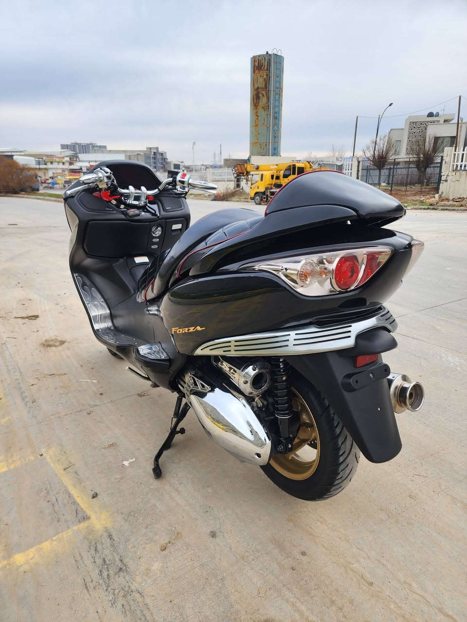 فۆڕزا ٠٩ کریستال ماتۆڕەکە تازە داخڵ بوە مەزادە لێرە لێنەخوڕدراوە
گێڕ عادی و ئۆتۆماتیک ٤ مۆدی لێخوڕین (A D M S)
تەجیلی بیلاد 
٢ بەسمە و ٢ سویچ تەواری
لایت و بەگ لایت کریستاڵ
تایەی پشت و پێش مارکەی دەنڵوپ یابانی لۆک
ماتۆڕەکە کامل سێرڤس و دەسکاری کراوی شەریکەیە 
هەموو گیانی نیکلی شەریکەیە
کوشن پاقلاوەیە
کۆدی مەزادی لەگەڵە
تاقم ئیسپانەی شەریکەی لەگەڵە
نرخی ١٤ گەڵاو ٥٠ دۆلارە
لە سلێمانیم
***********
