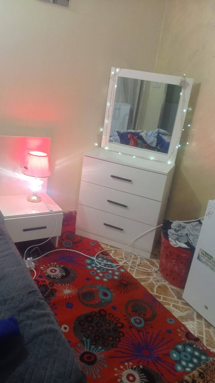 غرفه تركيه 7 قطع نضافه 90/100 سعر 525 عنوان شعب ***********
