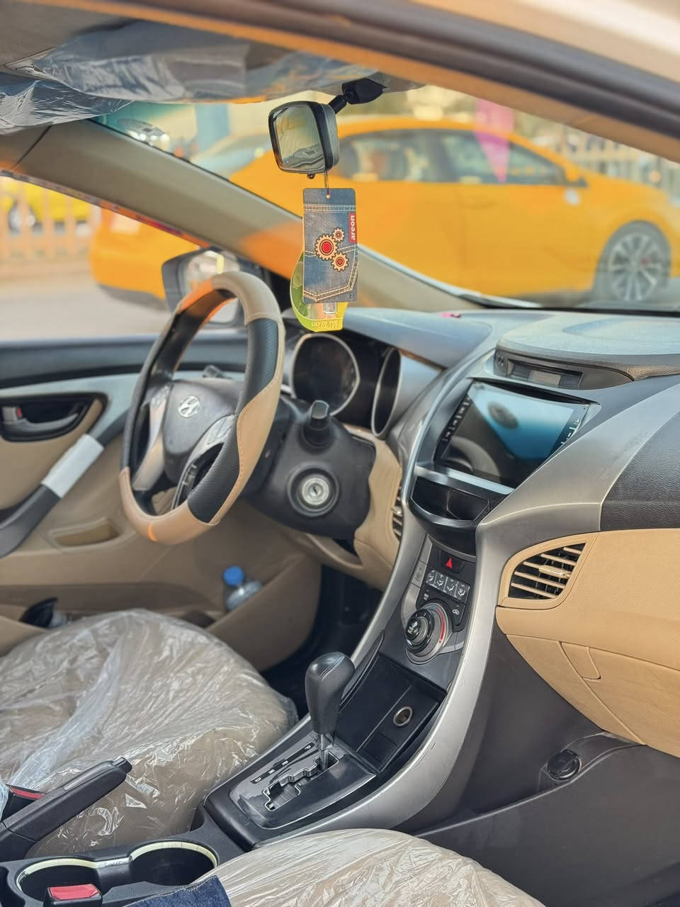 الانترا 2014 خليجي رقم اربيل انكليزي
سنويه جديد لل 2028 شهر 9 
محرك 1800 كير اوتماتيك 
بطاقة بنزين بيها ⛽️_نص باب  صبغ 
ومكانين تعديل بارد بي راسلني ادزلك سونار  
ترايها حيل حلو متصرف عليها الف جاهزه 
ماشيه 171 الف كم گير والمحرك بشرط 

فتحة سلايد شغال تايرات جديده
تبريد و تدفئه كهربائيات كلها شغاله
جام كهرباء _ مرايه كهرباء _ سنتر لك

سعر 119 قفل قفل🔒 
(مكاني كركوك دةروازه )📍
***********
*********** واتساب
