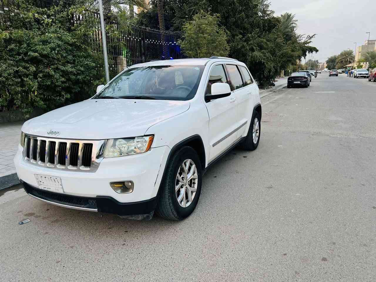 جيب لاريدو 2013
محرك 3600 
كير ومكينه كفاله
شواصي لغود
العنوان شارع فلسطين
السعر 155 وبيها مجال
صدر تخم تاير لايت زنون
***********
