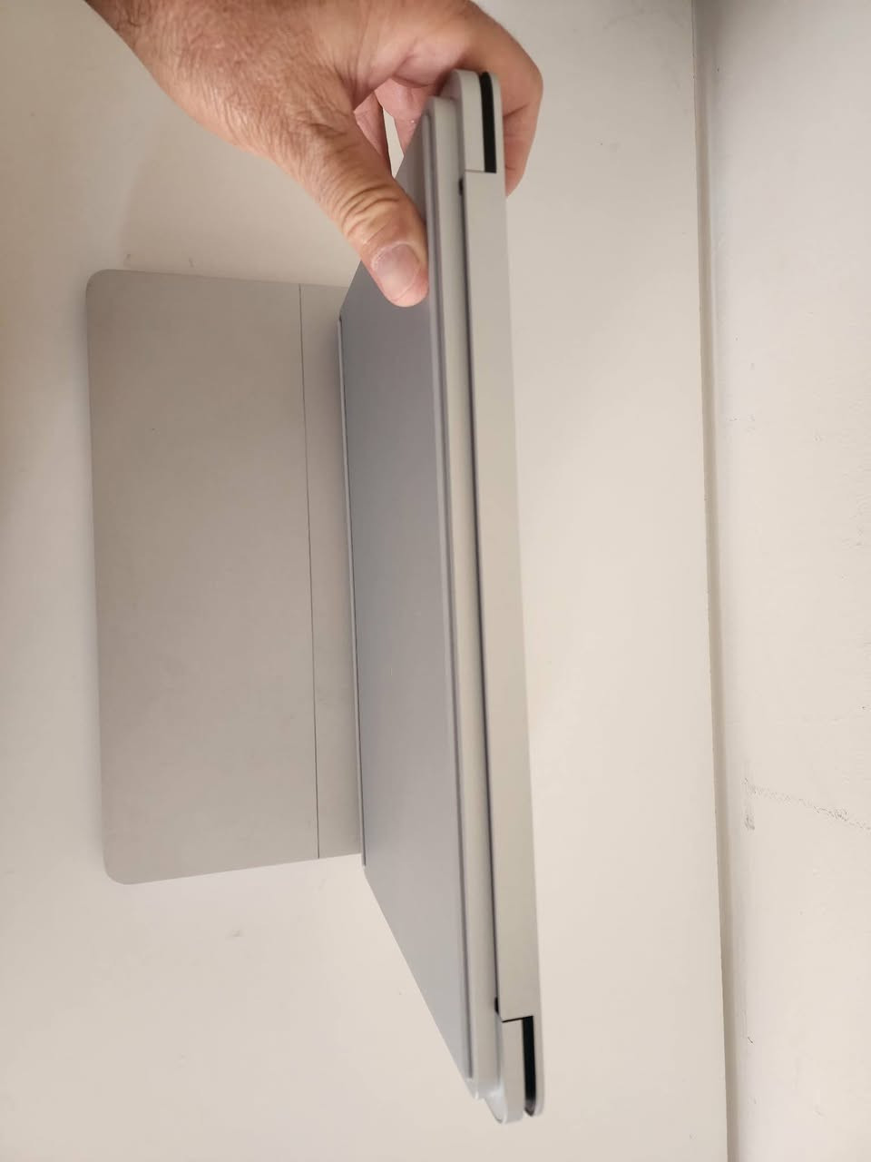 Microsoft Surface studio 

• المعالج: Core i7 11370H
• الرام: 16GB ddr4x
• التخزين: 512GB ssd
• الشاشة:  14.4شاشة عرض PixelSense™ Flow 2 بمعدل تحديث يصل الى [120Hz] ودقة تصل الى 3k
• البطارية: 58Wh بمعدل استخدام يومي يصل ال 18 ساعة
• كارت الشاشة: Rtx 3050 Ti
• مزود بقلم slim pen 2


**إذا كنت صاحب هذا الإعلان وتريد حذفه لأي سبب، رجاءا أرسل رسالة إلى الدعم الفني**