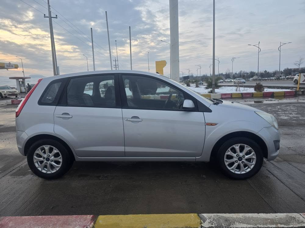 فورد فيگۊ 2014 خليجى سفرى شه ريكه ى نيفا يه ك ده ركا بوياخ بى ناوكرتن مواسه فات توماتيك جام و ئاوينه كاره با شاشه 
هه موو كيانى به شه رت هيج مه سره فى تيانيه ١٠٦ هه زار روشتوه  ره قه مو سه نه وى تازه يه نرخى ٧٩ كه لا و معامه له يه كى برايانه تكايه مشته ريت تيل بكه *********** سليمانى ناو شار السليمانية, العراق
