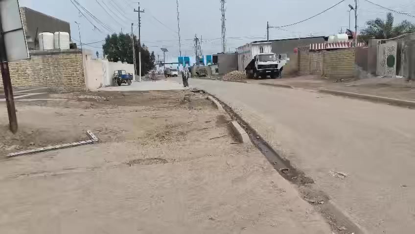 السلام عليكم ورحمة الله وبركاته
اخوان بيت للبيع بالشارع العريض الي مقابيل مديرية شرطة القاسم 
مساحة البيت (150متر)متوفره كافة الخدمات 
السعر (28مليون )وبيه مجال قليل لشراي 
للأستفسار اكثر الأتصال على الرقم. ***********
