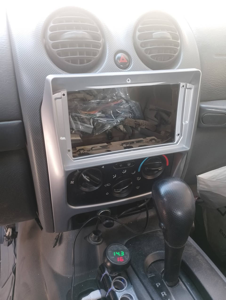 اطار شاشة ليبرتي 2007 -2002
السلام عليكم 
الشباب الي حاجزين اطار شاشة ليبرتي 2007 خلي يتفضلون خاص وعذرا عن التاخير لان تعرفون مشاكل الاستيراد الي صارت 
***********
