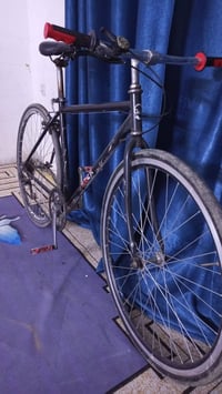 بايسكل سي 700 حجم 28  باله السعر 60 الف وبيه مجال  المواصفات 7نمر خلفي...