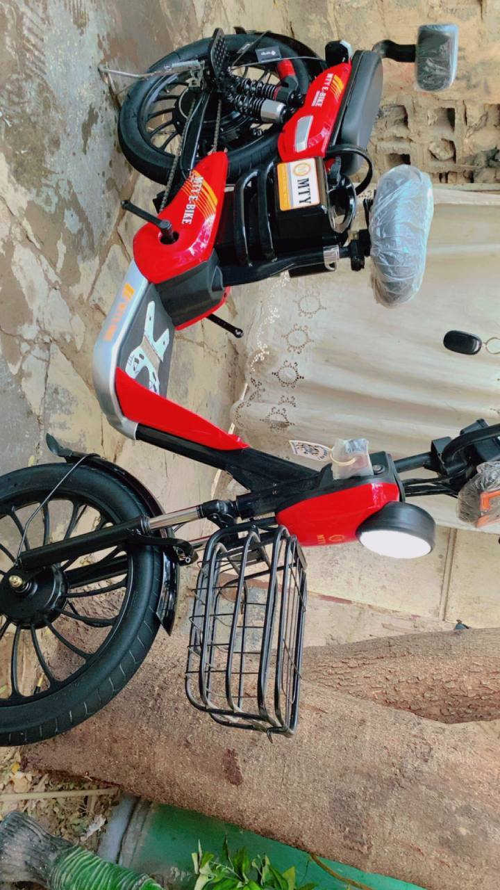 2026
5 بطاريات جديده
بصمتين وسويج ثنين

سرعتها 65

تمشيك 4 ساعات بأستمرار
وبيها انذار سرقه وقفل تايرات
 بيها مسجل بلوتوث

دراجه كلش نضيفه رايدها 450 وبيها مجال قليل

مكاني بغداد الشعله جكوك رقمي***********
