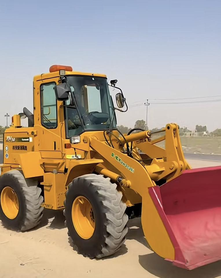 السلام عليكم شفل للبيع كاوسكي 50ZY مكينة كمنز بم ونوزل كفالة عامة صار شهر من ستلمتة من اليابان مشتقل شي قليل سعر ***********
