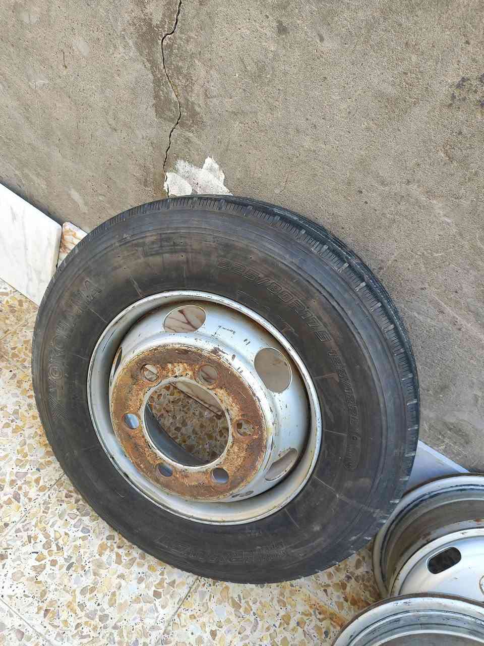 السماوه الرميثه 
تايرات كنتر 16 عدد 6

+ ويلين 16 فارغات + تاير 17ونص هيه ويليه السعر خاص للستفسار اتصل 

***********
