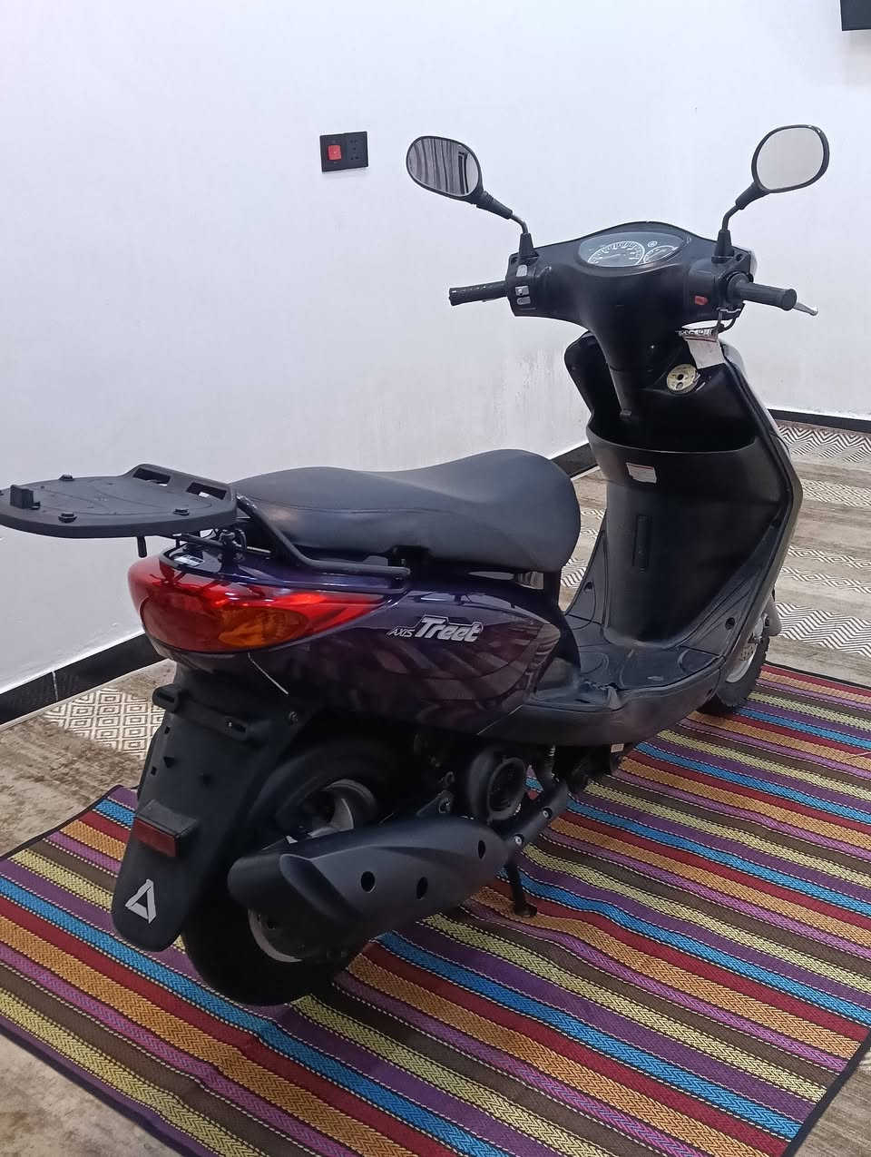 سلام عليكم اكزز ياباني نوزل كفاله عامه دراجة وكاله مكينه بشرط بلكارتونه كفرات اصليه لون بنفسجي  دراجه احله من الصور بس البجم موضح بلصوره الشراي يخابرني مكاني بغداد الشعب ***********
