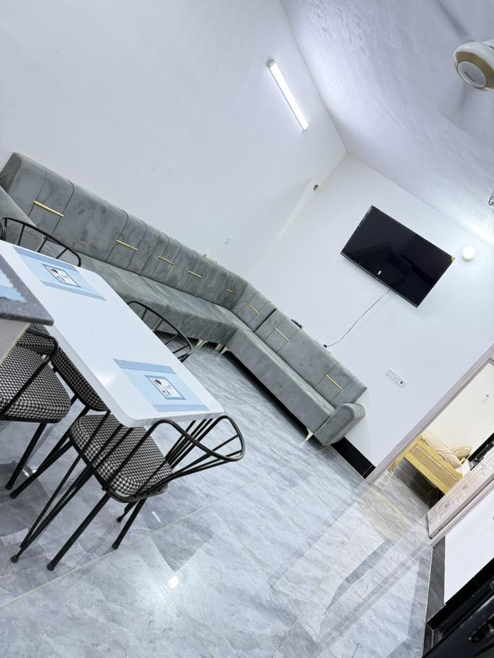 😍😍فر صه ستثماريه إيجار موسم كامل 😍😍
مزرعه موثثه كامله جديده مساحه نص دونم
رفعات كهربائيات كلها جديده غرفتين وصاله
كراج جبير حديقه جبيره جاهزه مجهزه موسمهاخير من الله ماء حلو ماء بئر 
ألعاب 
فيشه
منضده
بليارد
بلي 
ستفسار ***********
