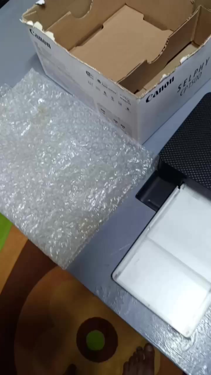 السلام عليكم
طابعة كانون سيلفي
 canon selphy 1500
استعمال جداً قليل 
يعني جديدة تقريبا
طبعت بيها سيت واحد فقط

السعر (130,000) بيه مجال للي يريد يشتري فقط

رقم الهاتف/***********
