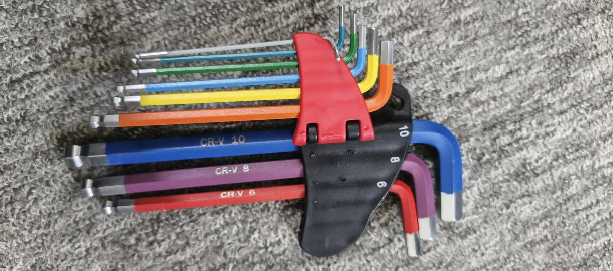 مجموعة عدد قيمه واخذ هيه والتوصيل بس لاتكسر قطع اصلية
***********
