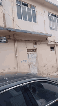 بيت للبيع في حي الزنجيلي قريب عل مجسر  مال حي الصحه
يبعد عن الشارع 15 
متر بناء قديم بس ينسكن مساحة الدار 120 متر 
سعرو 85 وبي مجال 
***********
