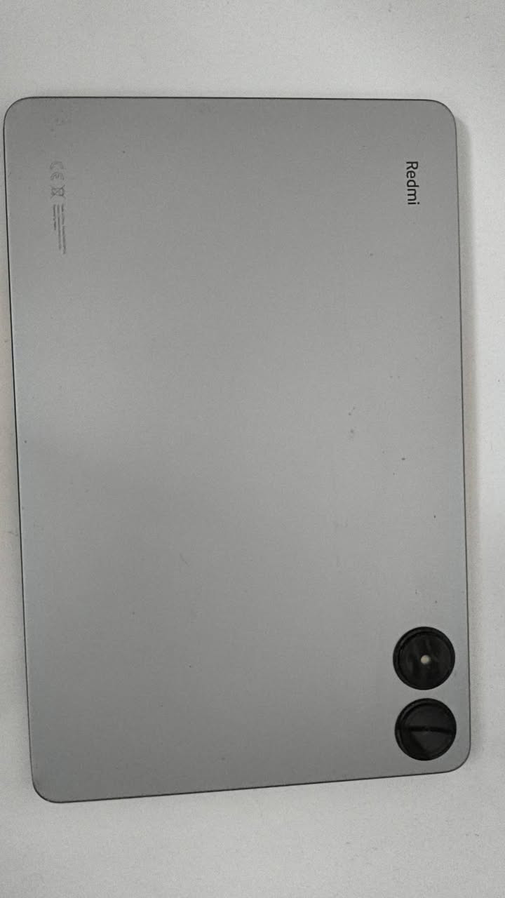 للبيع ريدمي باد 2 برو
المــــــواصـــفــــــــــــــــــات

🔵الشاشة IPS LCD كبيرة بحجم 12.1 إنش توفر دقة عالية 1600x2560 بكسل، مع معدل تحديث 120 هرتز لعرض سلس وألوان حية

🔵ذاكرة RAM 8 جيجا بايت وتخزين 256 جيجا بايت قابل للتوسعة قابل للتوسعة حتى 1.5 تيرابايت عبر بطاقة SD

🔵المعالج Qualcomm Snapdragon 7s Gen 4 مع معالج رسومات مدمج لتشغيل التطبيقات الثقيلة والألعاب بكفاءة

🔵البطارية بسعة 12000 مللي أمبير، مع دعم شحن سريع 33 واط عبر منفذ USB Type-C 

🔵الأبعاد:كما موضحة بالصورة ارتفاع 279.80 مم، عرض 181.65 مم، سمك تقريبي 7.5 مم.

🔵الصوت محيطي يدعم Dolby Atmos يعطي تجربة حية أثناء اللعب

🔵محتويات العلبة: التابلت الرئيسي، محول الشحن، كابل USB Type-C، بطاقة الضمان، مفتاح إخراج بطاقة SD، 

🔵جديد لك بالكارتونه استخدام 5 اشهر لغرض الدراسة 
السعر 325 
المكان الشعب شارع الصحة 
للاتصال ***********
