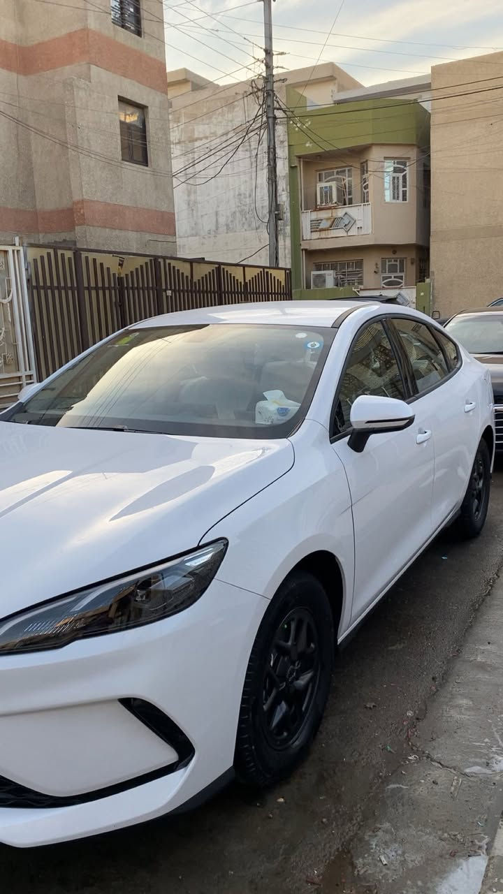 BYD SEL 05 بيوادي 
للبيع زيرو وضع شركة (داخل ملكي ابيض)
(((مرقم بغداد بسمي)))
مكان بغداد 
السعر 132 ورقه
***********
