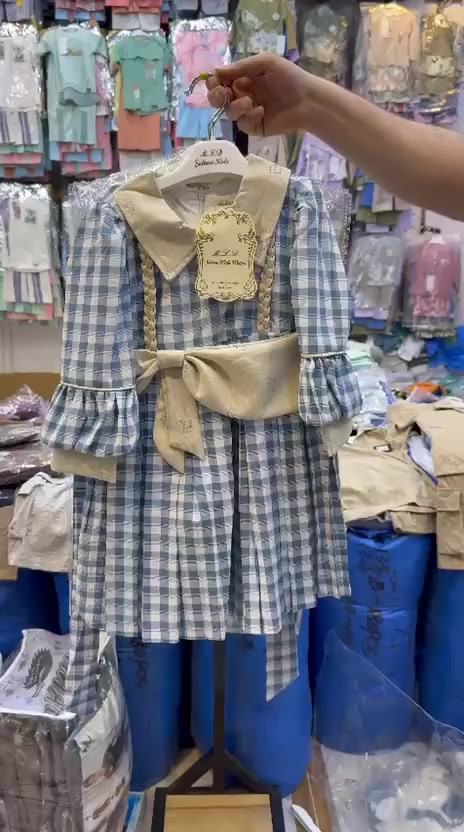 فستان بيبي امبطن 
قماش استندر 
صناعة صيني 
قياسات
من 1 سنة 
الى 4 سنة 
سعر الدرزن 
162 الف 
جملة القطعة
13500 
توصيل 6 الف


**إذا كنت صاحب هذا الإعلان وتريد حذفه لأي سبب، رجاءا أرسل رسالة إلى الدعم الفني**