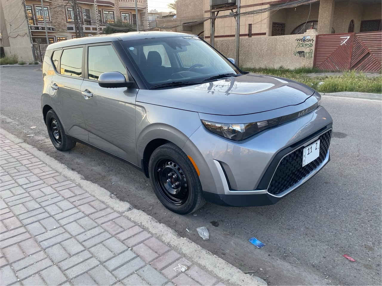 كيا صول 2024
سلام عليكم
للبيع فقط كيا صول موديل ٢٠٢٤ رقم بغداد الجديد بسمي تحويل مباشر باسم المشتري
مواصفات اعتياديه
السياره جديده جداً واحلى من الصور
حادثها موجود بالمنشور صبغ فقط بنيد بدون دواخل بدون اي شي وبيها بارد بكصة القماره شي بسيط واضح بصور الحادث
السياره دخول جديد ترقيم جديد
 حالياً ماشيه 14 الف نفس مشي امريكا تقريباً
السياره كامله من جميع النواحي ارضيات/ كتلوكات/ سبير + عده 
مناقصها شي
السعر 165 ورقه وبيها مجال ان شاء الله
مكان السياره بغداد حي الجهاد الاطباء
للتواصل ***********
ابو مريم
