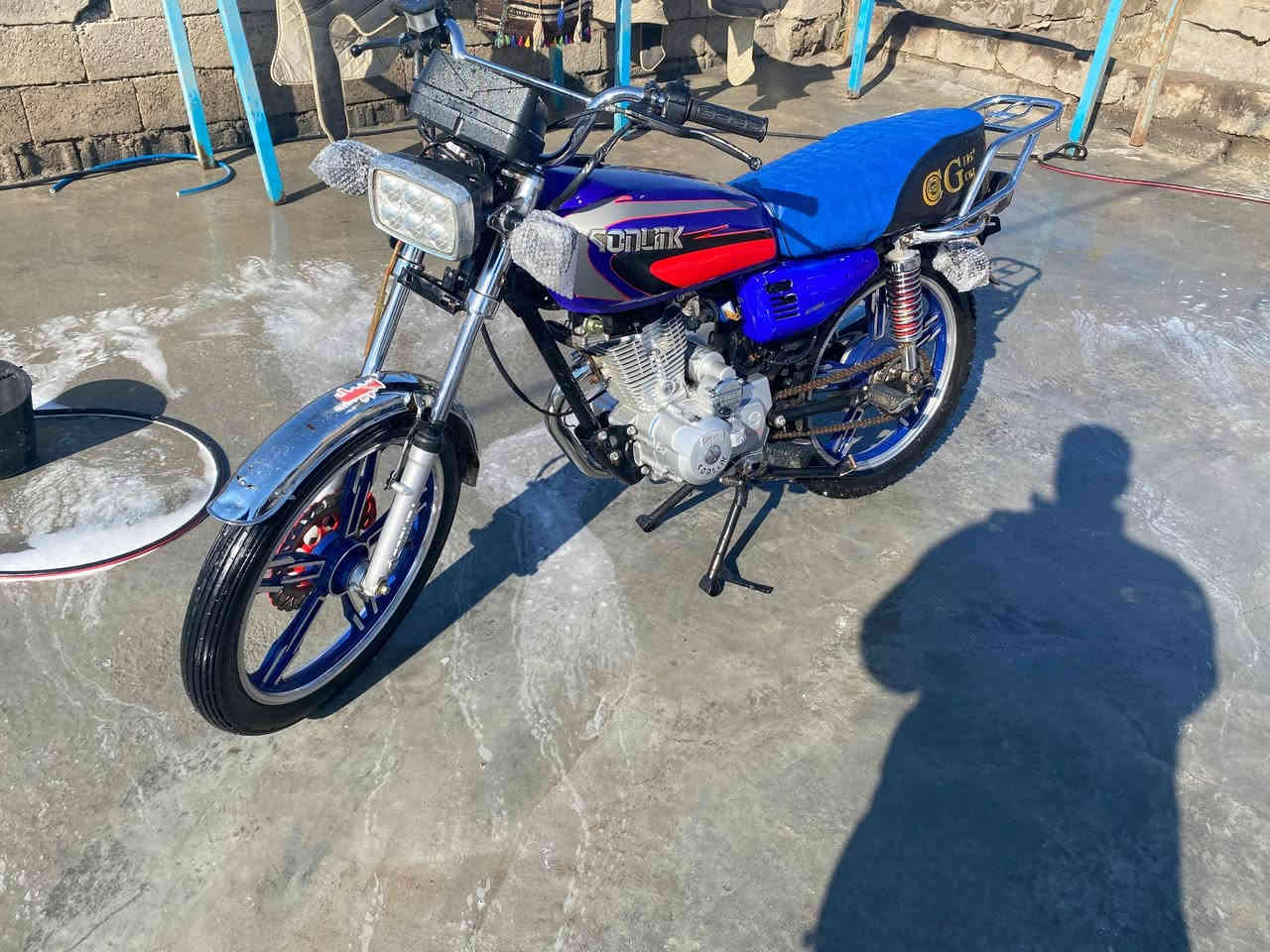 سلام عليكم دراجات للبيع سيفان موديل 23 لا تبخير ولا تنقيص محرك ما مفتوح اوراق كامله سعر 530بيه مجال مكان بلدروز أما عسكر ء***********
