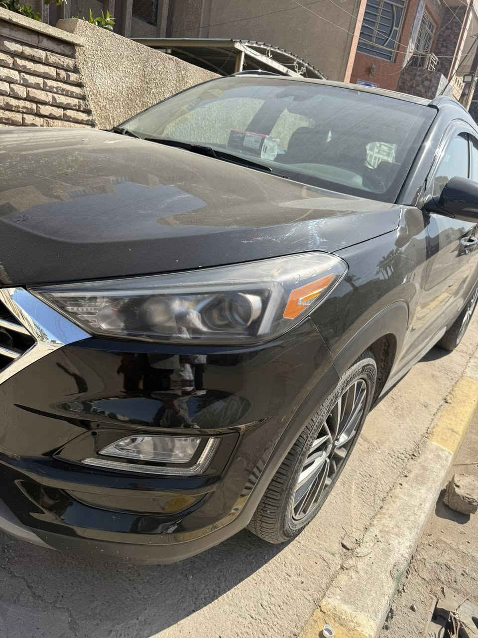 السلام عليكم توسان موديل ٢٠٢٠ للبيع فول مواصفات
بانورما فتحه ع طول
شاشه 
كامره حساسات
كشنات جلد …………فول للاخير  بصمه 
رقم بغداد باسمي فقط بنيد  حادثهه ايرباك ستيرن راجع سستم 
السياره جديده جداً المكان بغداد السيديه
السعر  ١٥٥ ورقه وبيهه مجال للشراي  علماً السياره حتى ريحه الشركه بيهه نضيفه جداً

بالحقيقه احلى من الصور لان السياره ممغسوله مكفوله من الشخطات
***********
