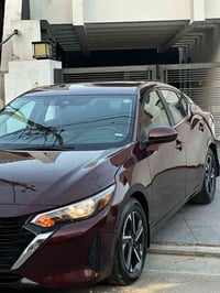 نيسان سنترا SV   [شكل جديد] موديل  24  محرك 2000 جديده السياره   رقم ا...