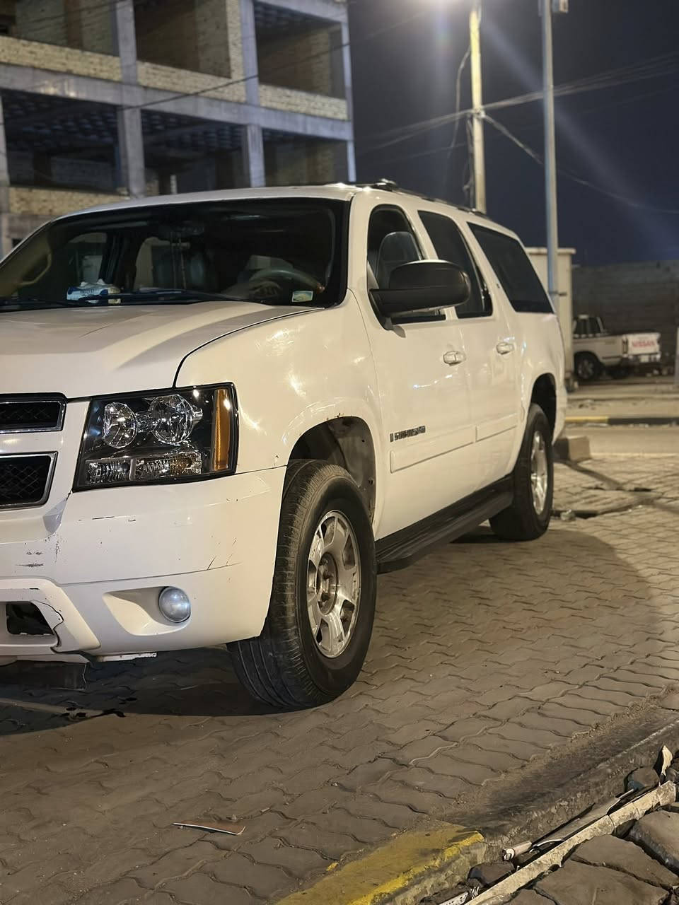 السلام عليكم 
تاهو طويل سته  برغي سنويتها بسمي 
السياره ضربتها جاملق ومبدل البنيد السياره اكفلها الك مكينه وكير وشاصي ووحداديه جديده صارلي شهر من بدلتها jm السعر 160 وبيها مجال ***********
