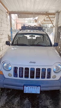 رمضان كريم  اخوان عندي جيب لبرتي 2007 مكينه 3.700 كير عادي  تبريد ثلج ...