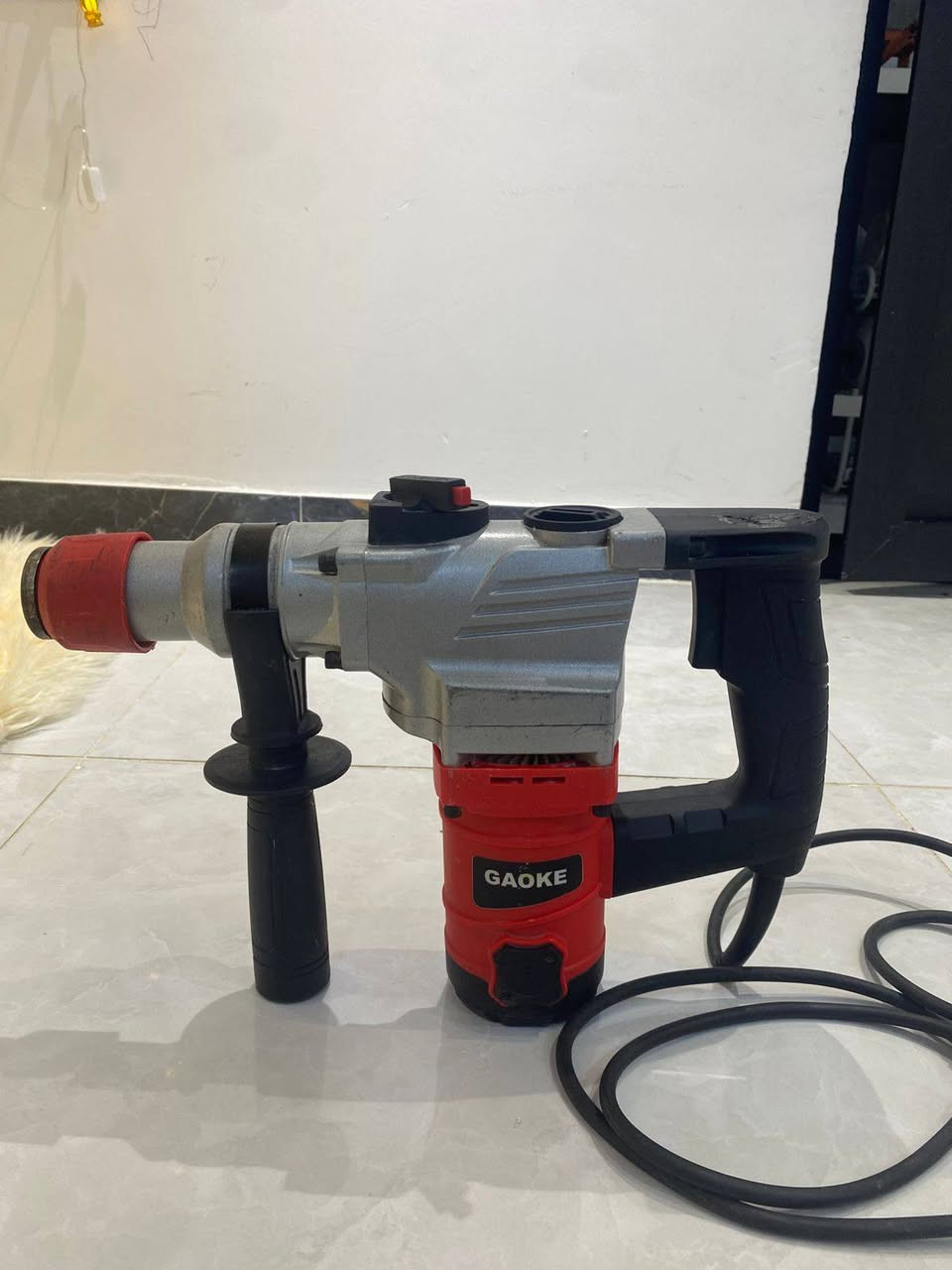 السلام عليكم اخوان ورمضان كريم دريل جك همر ماركة GAOKE الغني عن التعريف اخو الجديد شرط الفحص ماداخل تصليح فحمه مابدله بيه يعني جديد كلش
السعر 45 الف  للاتصال على الرقم ***********
