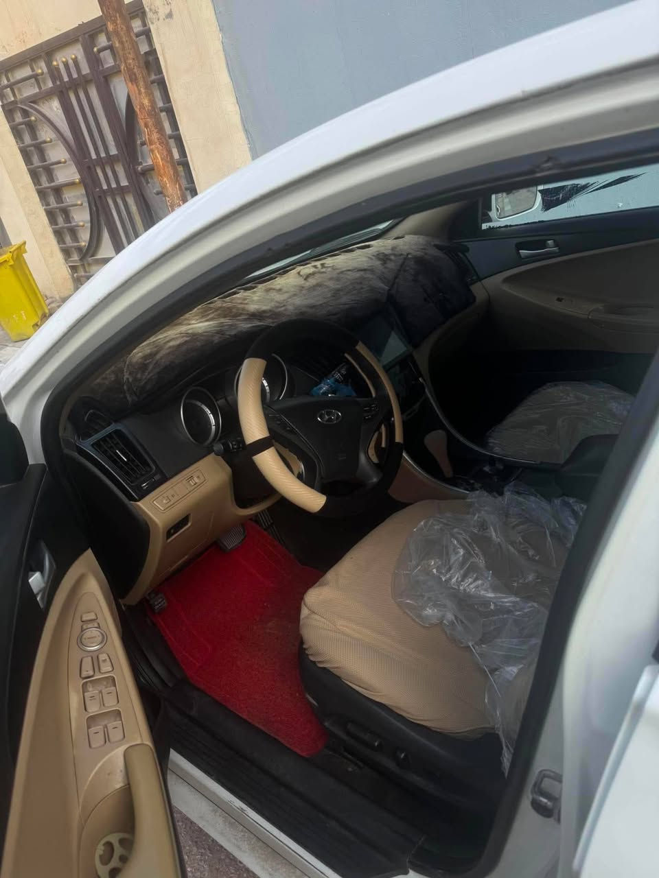 سوناتا خليجي ٢٠١١
فول ماعدا البصمه 
تبريد ثلج 
بيها قطعه وحده باب الصدر
محركها 2400
ملاحظه :الفتحه بيها خلل تصليحها ٦٠
باب الورا متنطبك رادلها تنضيف
سياره شرط فحص 
اتصال ***********
