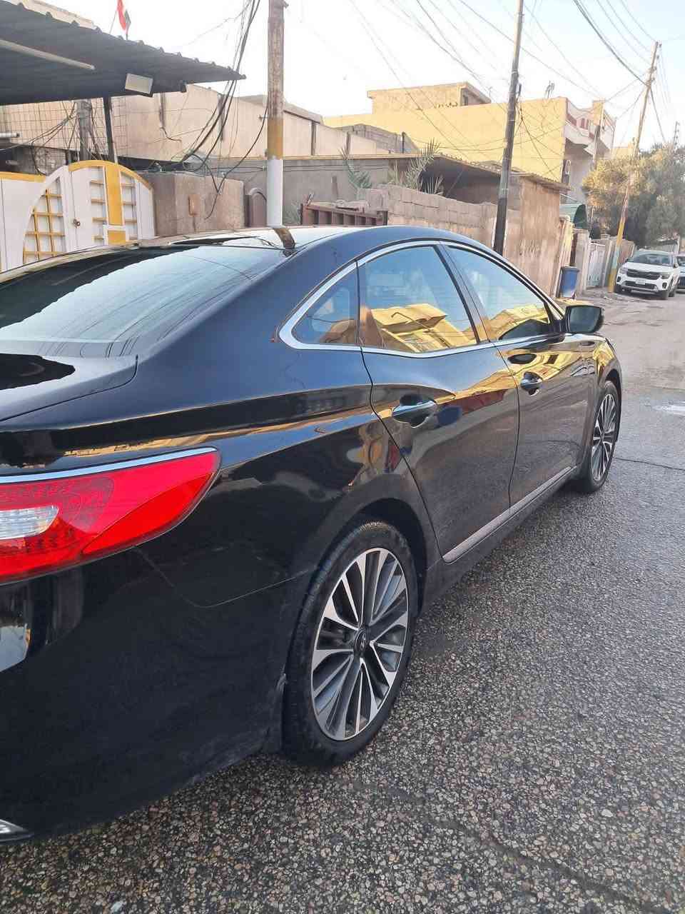 السلام عليكم ازيره موديل 13 خليجي اربيل الدولي مكينه سته سلندر گير جدد تبريد حداده تخم تاير كله جديد 
موبايل ***********
السعر 118 وبيها مجال
