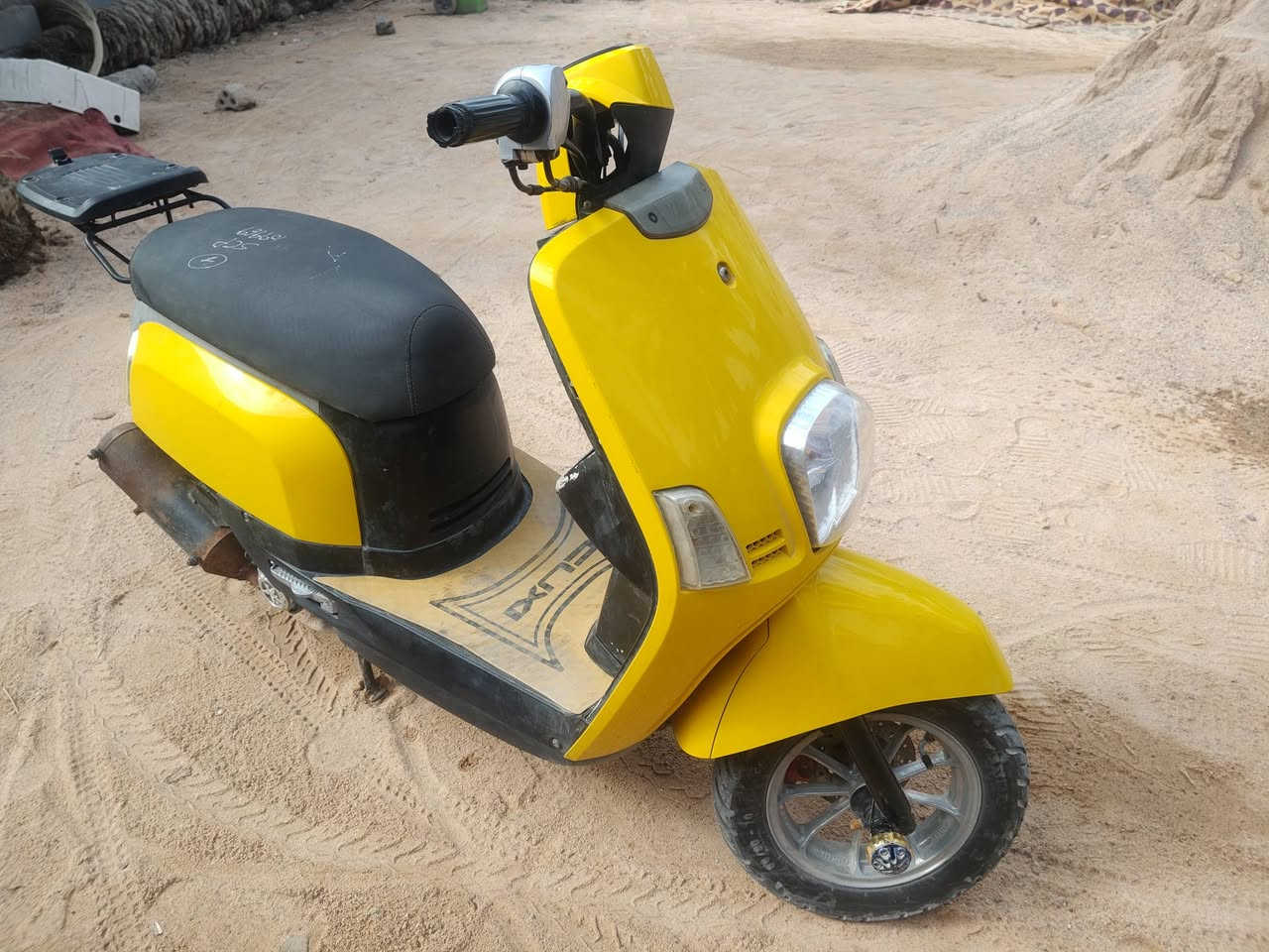 السلام عليكم
دراجة للبيع نوع ماكس بوليسي، مسطرة ولم تُفتح من قبل.
الموقع: البصرة  قضاء الدير للتواصل ***********
