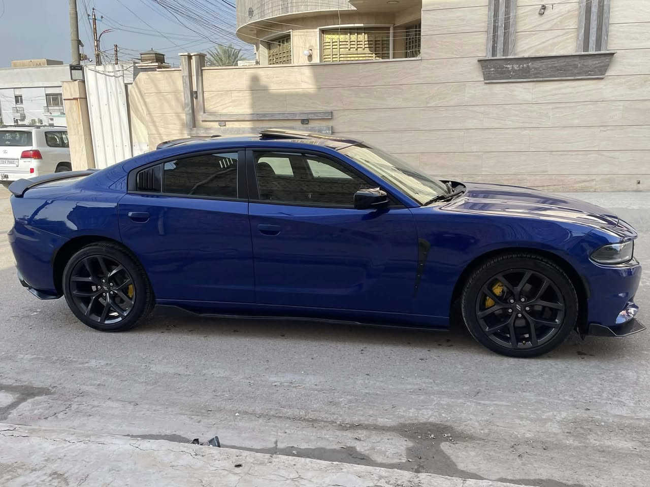 السلام عليكم عندي دوج جارجر 2022 فئة SXT السيارة وارد أمريكي حادثه فقط جاملغ وغيره السيارة كفاله بدون ايرباك بدون دواخل رقم بغداد تحويل ثاني يوم 
محرك 3600
فتحة سقف 
بصمة تشغيل 
تشغيل عن بعد 
كاميرا خلفيه 
تبريد قطعتين 
كشنات كهرباء 
حساسات خلفيه
شاشة وسط 
لايت عدسة زنون 
وباقي المواصفات المعروفه 
مكاني بغداد 
السسسعر 248 وبيه مجال حك الجيه 
للاتصال 
***********
