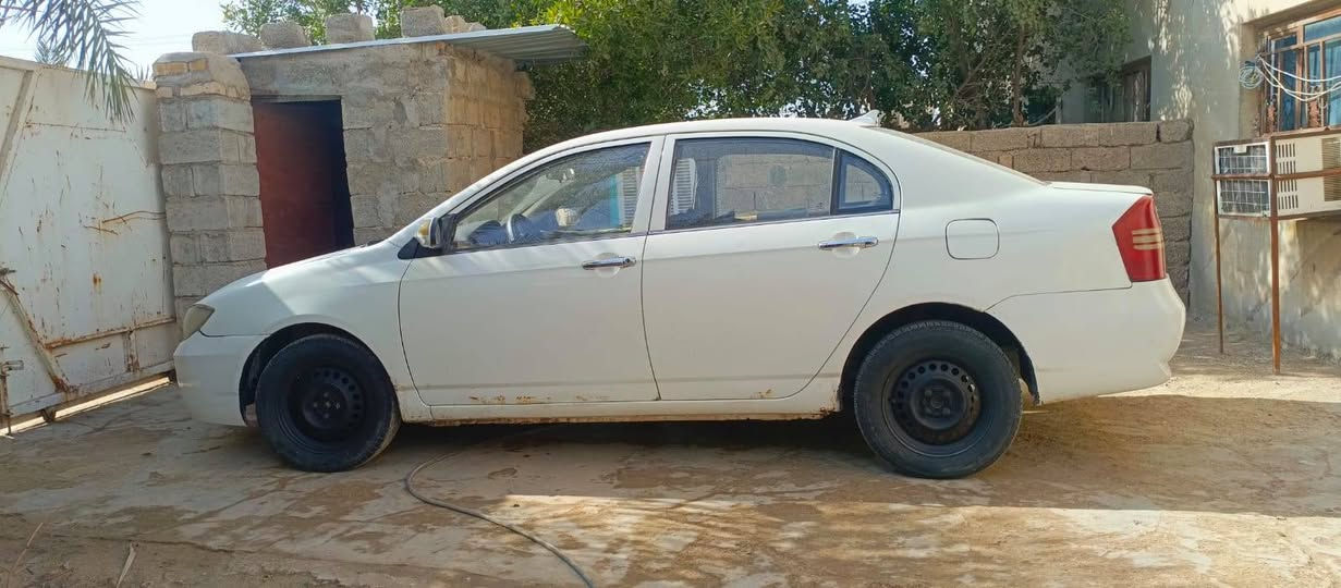 سلام عليكم ليفان موديل 2011 رقم بغداد مشروع وطني كير او تماتيك  مكينه كفاله السياره كفاله عامه لاضربه ولا صبغ فقط بيه خياسات قليله في الدوسه موضح بالصوره مكان كوت _دجيلي السعر 40وبيه مجال بسيط ***********
