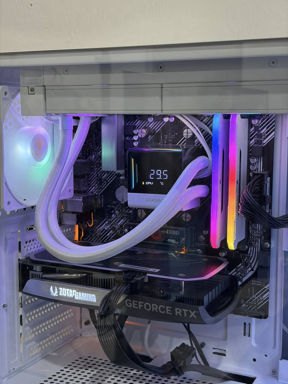 استخدام كم شهر
سبب البيع : عدم التفرغ + سفر 
المواصفات : 
RTX 4060 ZOTAC OC
RYZEN 5 5600X
1TB NVME SSD
B550 PRIME
240MM COOLER GAMDIAS
16GB RAM 3600 DDR4
650W PSU
CASE TALON MESH
GAMEON 27 FHD 180HZ FAST IPS
HEADSET VOID ELITE RGB
MOUSE G502 HERO
نوعيتين ويب كام 4K حقيقي
 • ميز (PC)
 • كرسي
 • كاونتر صغير
  كراتين جميع القطع متوفرة
( السعر  مليون و ٨٠٠ ) 
مكاني الموصل !
تحب تجي اضيفك تشوفها بالواقع او توصيل موجود  
نظيفة جدا جدا !!💫🤍


**إذا كنت صاحب هذا الإعلان وتريد حذفه لأي سبب، رجاءا أرسل رسالة إلى الدعم الفني**