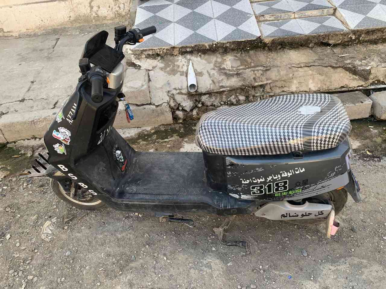 ماطور شحن ريان 318للبيع سعر 500 وبي مجال شي قليل المكان موصل ايسر ***********
