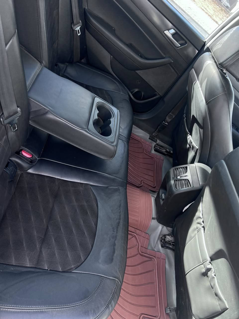 السلام عليكم 

بيع سيارة سوناتا محرك 2400 GDI موديل 2016 وراد امريكي حادث بنيد فول مواصفات عدة البنوراما 

رقم بابل   

السعر 135 وبيهة مجال حق الجية 

للاستفسار ***********
