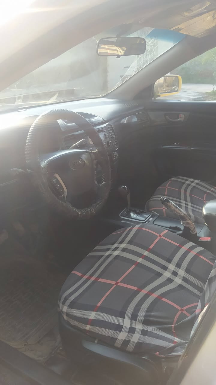 ابتمه 2008 وارد امريكي   حداديه  جديده  كير مكينه ابشرط بيه ثلاثه قطع  السياره كامله(80) بيه مجال   للاستفسار على هذه الرقم ***********
