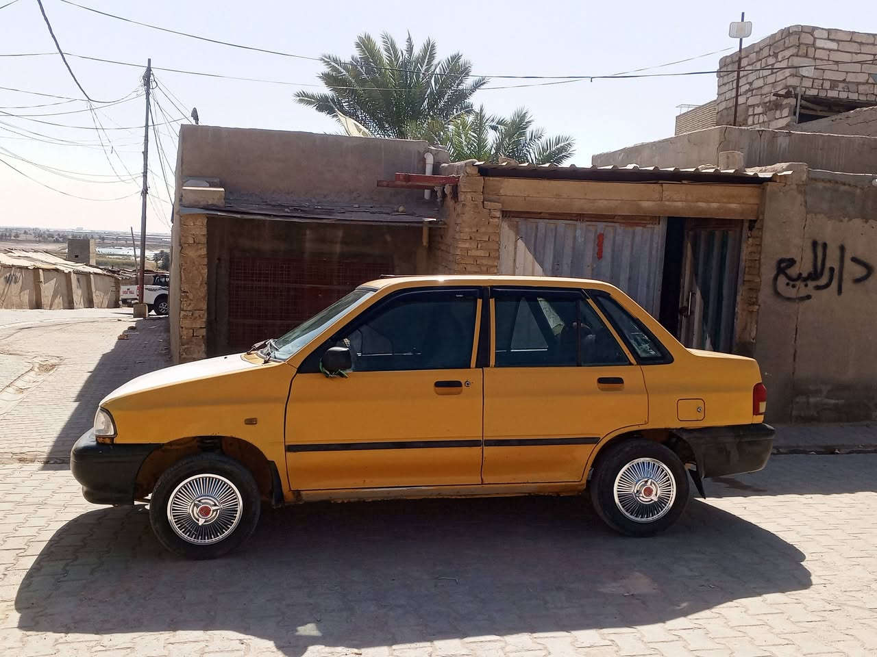 للبيع 2014  سنويا جديده محرك وكير شرط تخم تاير جديد كهربائيات كله شغاله حداديه جديده كلش سياره حلوه وجاهزه ما تذب عليها ربع مصفره هيئه وغرامات مداور ثاني 
مكان السياره النجف الاشرف 
***********
مكلف بل نشر اتصل
