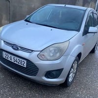 فۆرت فیگۆ مۆدێل 2013  نیڤا سەیارەکە بۆیاخی نیە  بەڵام کەمێ ساردی هەیە ...