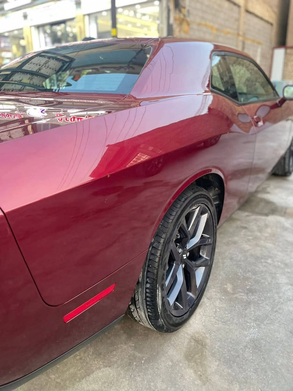 جالنجر
Sxt 21 
بغداد باسمي رقم جديد 
مواصفاتها معروفه  شاشه كشن كهرباء وووو
تو ويل
ماشيه ٥١ اعتقد حالياً
بدون ايرباك 
حادثها جاملغ خلفي

بالعراق يمي بداية جاملغ خلفي انطخ بدراجه وصبغته

السياره بدون ايرباكات  
بنيد حدثته والقديم موجود 
كذلك دعامية حدثت جيتي 
وكذلك شديتلها ويل حجم ٢٠ مكسيكي الاصلي مال جيتي 
اضافه للدفيوز والمسطره كله كاربون فايبر 

سياره جاهزه محرك كير تبريد كله كفاله

مكاني اعظمية 
سعر 195

الاتصال / *********** واساب موجود
