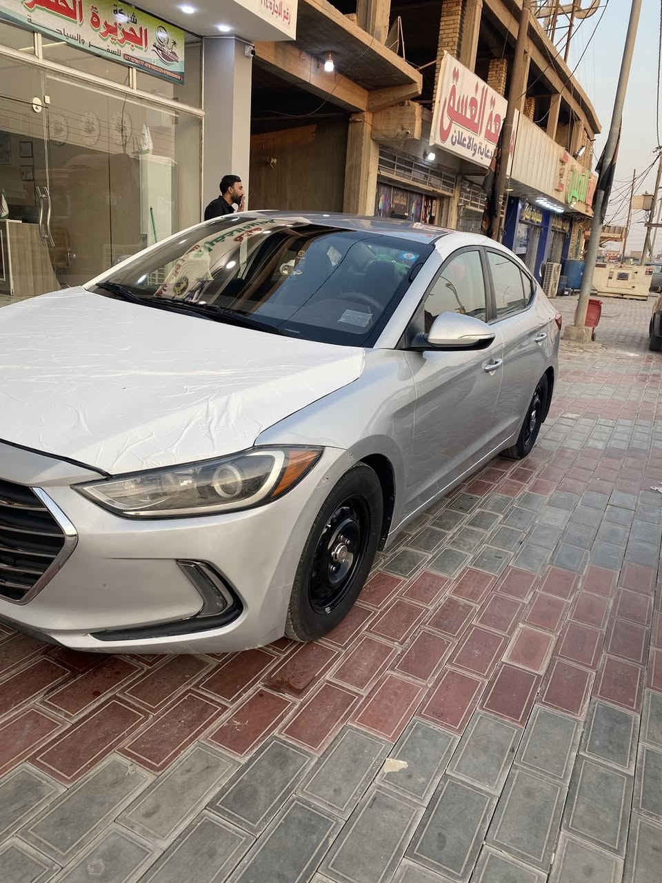 –إلنترا 2018 بحالة مميزة للبيع/المراوس 🔥

إذا تدور سيارة عملية (مال شارع )+ مواصفات + شكل أنيق… هاي موجودة👇

🚗 هيونداي إلنترا 2018 – سلفر (اللون المرغوب)
📍 كربلاء – رقم مميز

✨ المواصفات:
✔️ مكينة 2000 (أداء قوي ونعومة)
✔️ كير أوتوماتيك AT
✔️ 3 أنظمة قيادة (سبورت – عادي – اقتصادي)
✔️ مثبت سرعة + مانع انزلاق
✔️ شاشة + CarPlay
✔️ تحكم ستيرن كامل
✔️ تدفئة مقاعد + تدفئة ستيرن
✔️ كامرة + أساور مرايا كهربائية
✔️ علامة ترحيب عند الدخول

🛠 الحالة:
 • مكينة وكير بحالة جيدة 👍
 • صبغ أمامي
 • بيها ملاحظتين خفيفات جداً (ما تأثر على الاستخدام)

📞 للتواصل:
***********
واتساب: ***********

💰 السعر؟
❗ اكتب “تم” وانطيك السعر خاص وما يكون خاطرك آلة طيب 

⸻

💡
