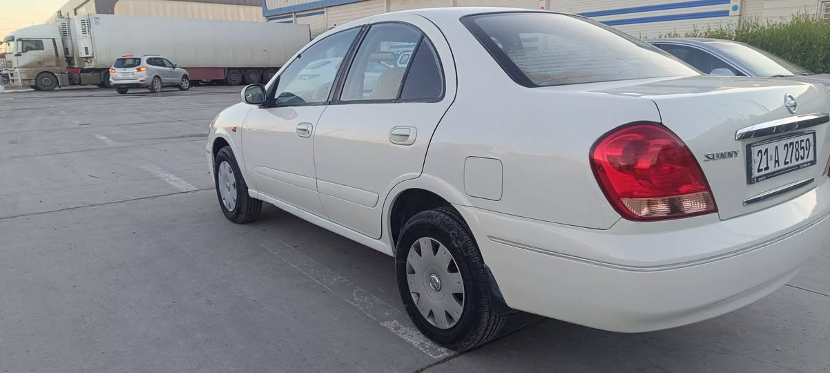 نیسان سەنی یابانی 2009یەك بەڵە بۆیاخی هه یە 
سەنەوی ڕەقەمی تازەیە دیناریە مەسرەڤی تیانیە بەشەرتی گیرم مەکینەی بیە عەیبی شوین کلار *********** كالار, السليمانية
