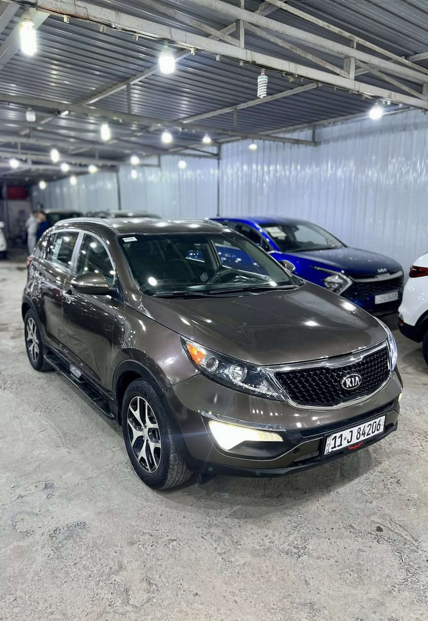 سلام عليكم 
كيا سبورتج 2011 شكل 2015
العسر / 108 وبيه مجال بسيط 
بيه صبغ صفحه 
حلوه سياره رقمه بغداد 
بغداد طوبجي 📍
اني مكلف بالنشر 📍
***********
