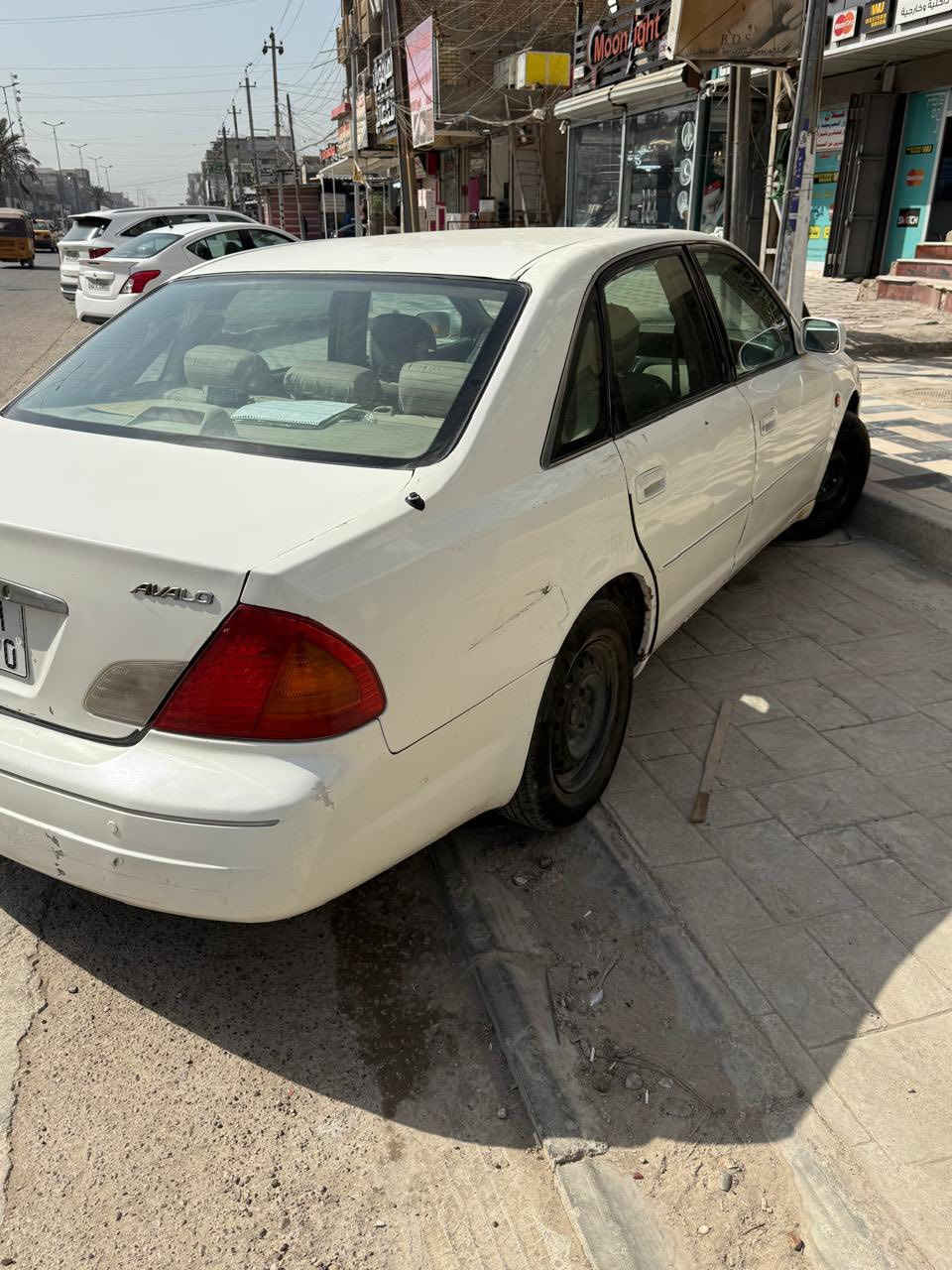 السلام عليكم مكلف بالنشر
افالون موديل 2002 خليجي  رقم بغداد 
السياره جاهزه كير محرك جديد 
صدر امامي خلفي جديد تخم تاير جديد 
باتري جديد 
مصبوغه صبغ عام بدون دواخل
سعر 63 وبيها مجال 
مكان السياره بغداد 
للاستفسار
***********
