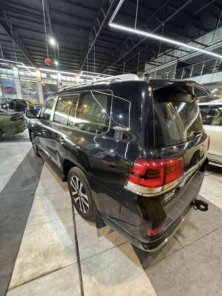 السلام عليكم 
للبيع GXR 2019 
ماشيه 100 
رقم أربيل باسمي سنوية هزة جديدة 
كلين فقط بيها بارد بسيط بالداير الوره 
سيارة حلوة مناقصها اي شي 
السعر 515 وبيها مجال 
*********** 
***********
