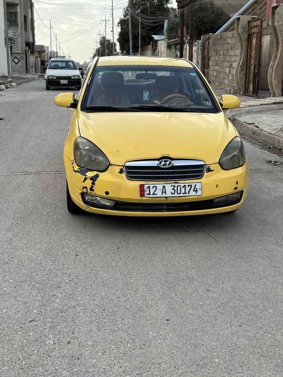 السلام عليكم
اكسنت نينوى 2009 باسمي تحويل ثاني يوم 
مكينه 16 جديده  كير توماتيك 
دوشمه جديده
تبريد شغال 
 هيئه وغرامات صفر
 كابون بنزين بيها
 الضرر  ضربه بالجاملغ الخلفي 
***********
