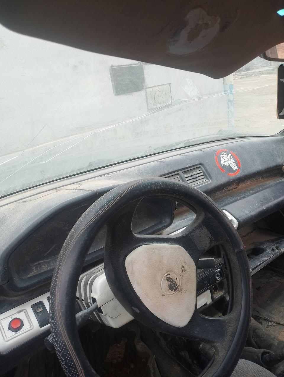 سياره سنويه واجهه بيها رقم اخضر يعوزها باتري وشغاله البيع ب8اوراق وبيها مجال بسيط بيع مستعجل إذا مو شراي لاتخابر ***********
