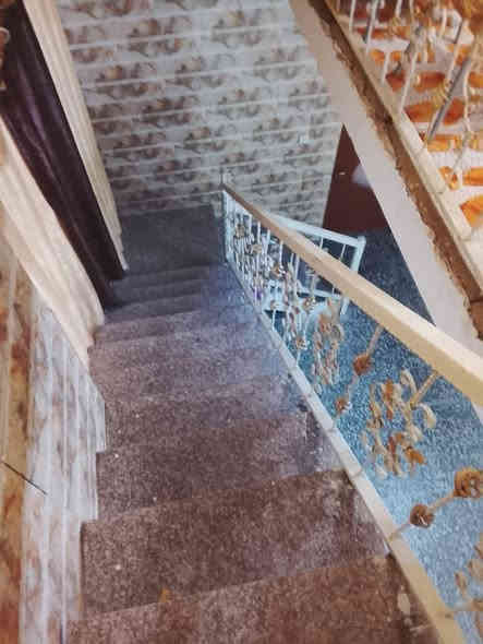 السلام عليكم  بيت للبيع مساحه ١٠٠م الواجهه ٥ نزال ٢٠ مسلح بناء حديث طابو صرف في المعوقين شارع الوازات طابقين استقبال مطبخ صاله غرفة نوم خدمات والثاني غرفتين نوم وخدمات السعر ١٢٠ مليون المراجعه مع مكتب دلاليه ابو فراس العتابي ***********وًابومحمدالشمري ***********🌹🌹🌹🌹
